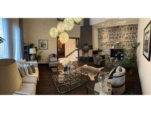 Edificio en Fraijanes, Municipio de Fraijanes