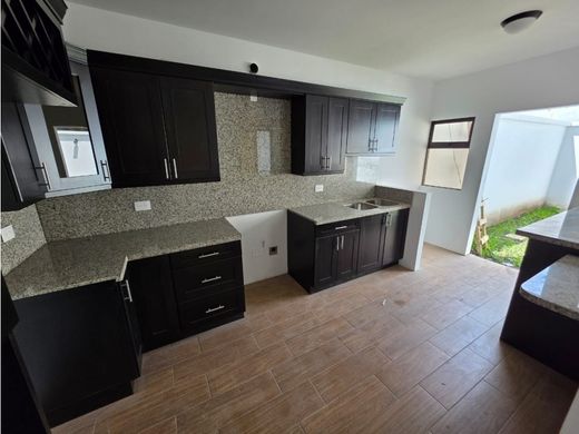 Luxury home in Mixco, Municipio de Mixco