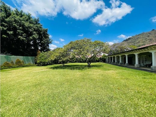 호화 저택 / Santa Ana, Departamento de Sacatepéquez