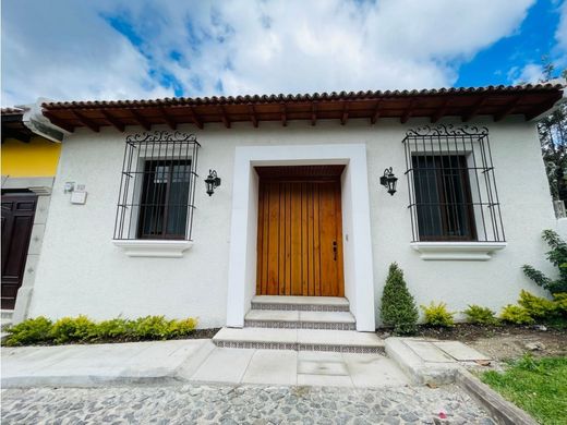 Antigua Guatemala, Departamento de Sacatepéquezの高級住宅