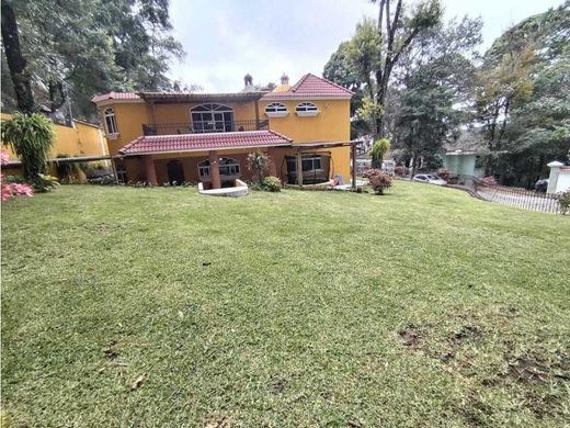 Luxury home for sale in Los Mixcos