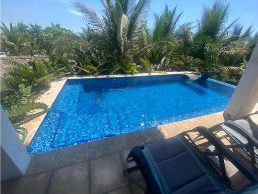 Casa di lusso a Monterrico, Departamento de Santa Rosa