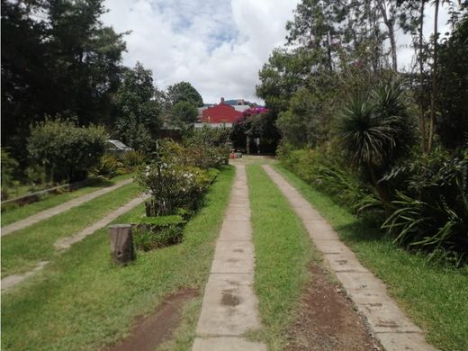 Terreno - San Lucas Sacatepéquez, Departamento de Sacatepéquez