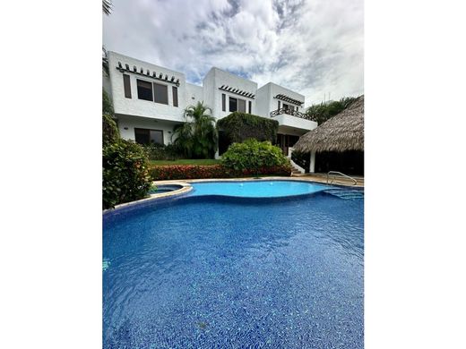 Luxe woning in Puerto San José, Municipio de San José