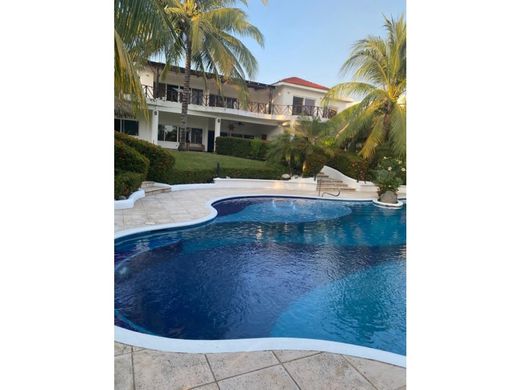 Luxury home in Puerto San José, Municipio de San José