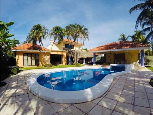 Luxe woning in Iztapa, Municipio de Iztapa