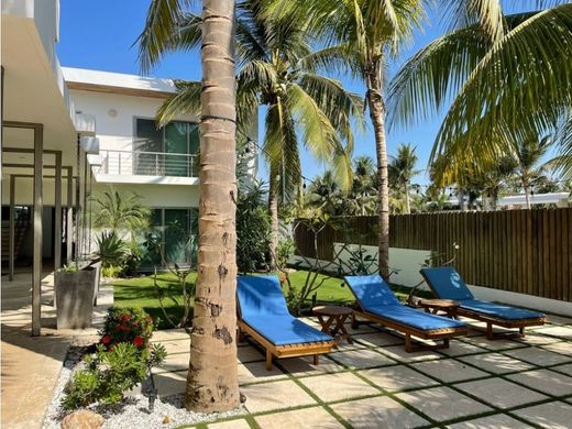 Luxury home for sale in Puerto San José