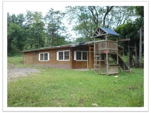 ‏בתים כפריים או חוות ב  Quezaltepeque, Municipio de Quezaltepeque