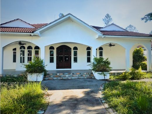 Casa di lusso a Poptún, Departamento del Petén