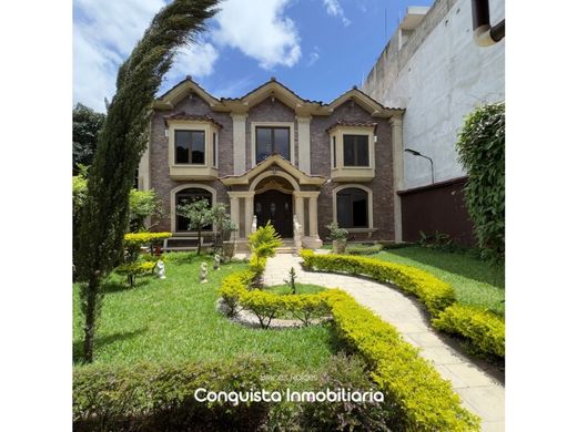 Luxury home for sale in Mixco