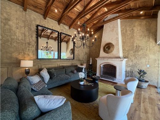 Элитный дом, Антигуа-Гватемала, Departamento de Sacatepéquez