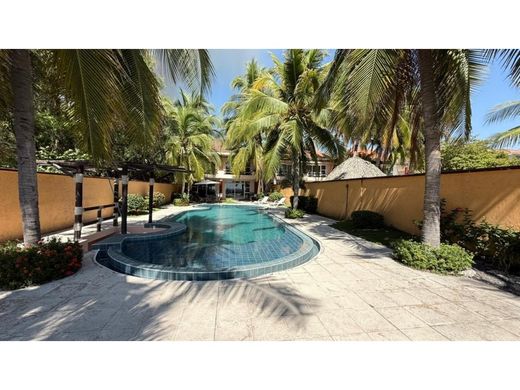 Luxury home in Puerto San José, Municipio de San José