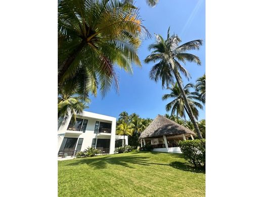 Luxury home in Puerto San José, Municipio de San José