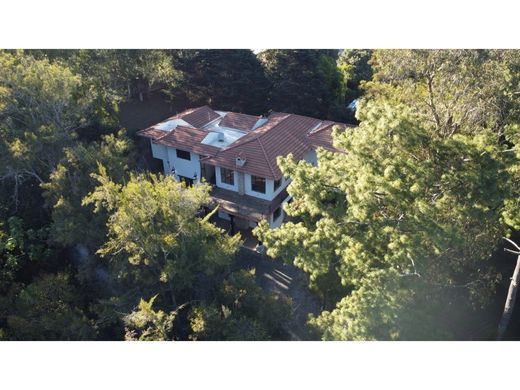 Casa de lujo en Santiago Sacatepéquez, Departamento de Sacatepéquez