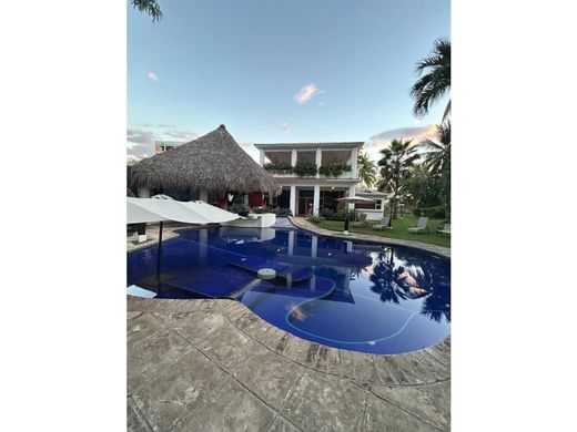 Luxe woning in Puerto San José, Municipio de San José