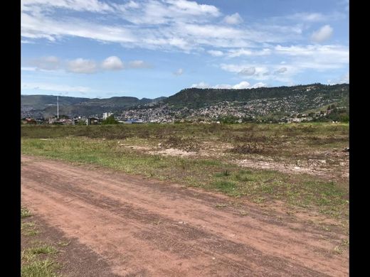 Grond in Tegucigalpa, Departamento de Francisco Morazán