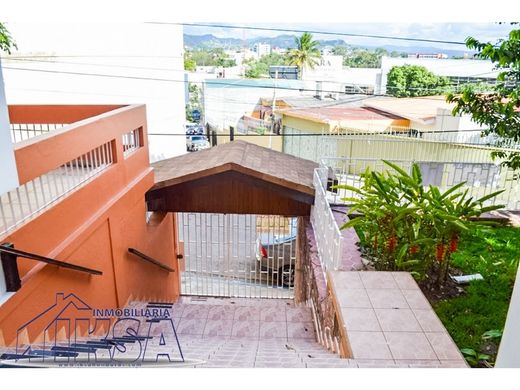 Casa de lujo en Tegucigalpa, Departamento de Francisco Morazán