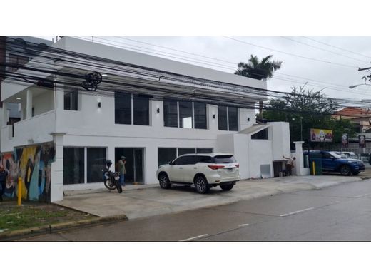 Edificio en San Pedro Sula, Departamento de Cortés