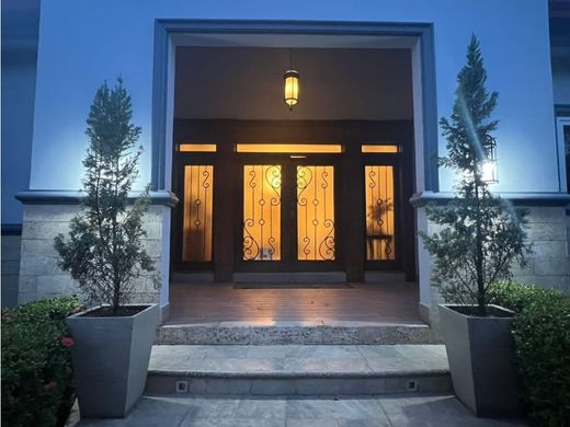 Luxus-Haus in San Pedro Sula, Departamento de Cortés