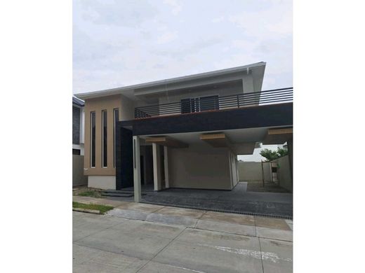 豪宅  San Pedro Sula, Departamento de Cortés