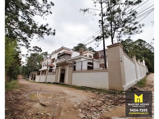 Casa di lusso a Valle de Ángeles, Departamento de Francisco Morazán