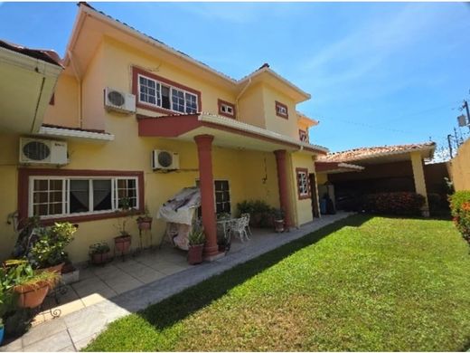 Luxe woning in San Pedro Sula, Departamento de Cortés
