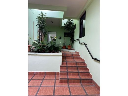 Luxe woning in Zapote, San José