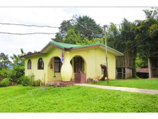 Farmhouse in San Vicente de Moravia, Moravia