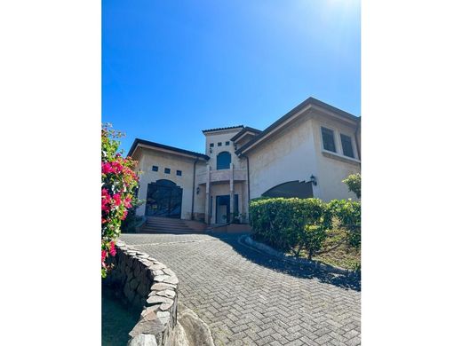 Luxury home in Santa Ana, Provincia de San José