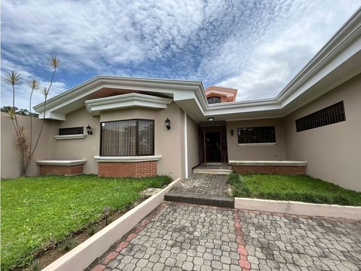 Luxury home in Santo Domingo, Provincia de Heredia