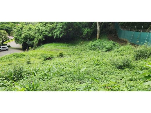 Terreno a Santa Ana, Provincia de San José