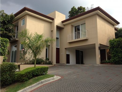 Luxury home in Escazú, Provincia de San José