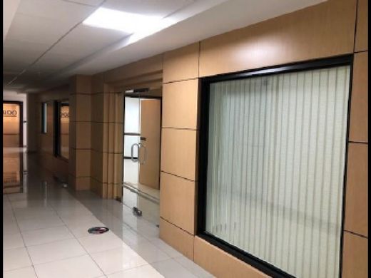 Γραφείο σε Colón, Mora