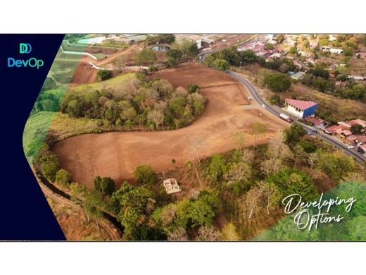 Land in Grecia, Provincia de Alajuela