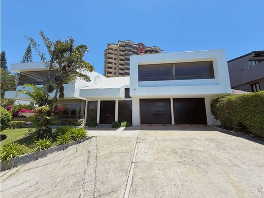 Luxury home in Escazú, Provincia de San José