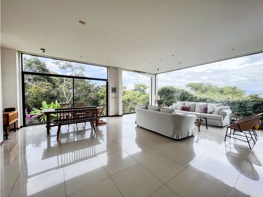 Complexes résidentiels à Santa Ana, Provincia de San José