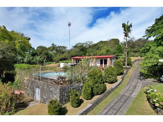Rural or Farmhouse in Santa Bárbaraa, Provincia de Heredia