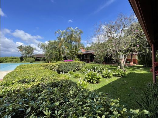 Πολυτελή κατοικία σε Santa Ana, Provincia de San José