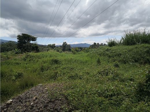 Grond in Santo Domingo, Provincia de Heredia