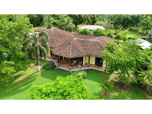 Luxe woning in Parrita, Provincia de Puntarenas