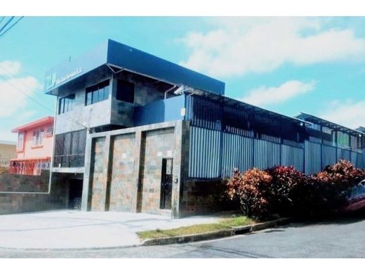 Residential complexes in San Pedro, Montes de Oca