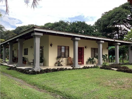 Luxury home in Coyol, Cantón de Alajuela