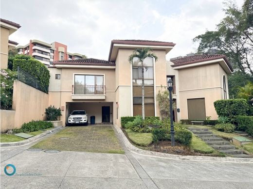 Casa di lusso a Escazú, Provincia de San José
