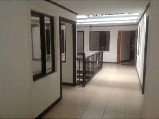 Edificio en San José, Cantón de San José