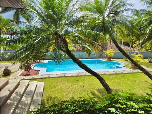 Luxury home in Belén, Carrillo