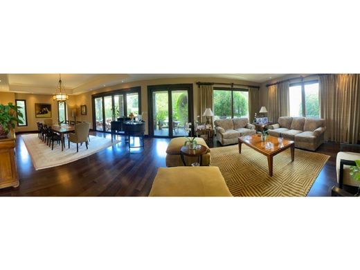 Luxury home in Santa Ana, Provincia de San José