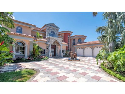 Luxury home in Santa Ana, Provincia de San José