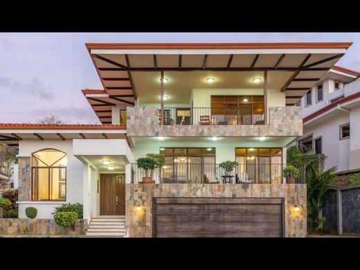 Luxury home in Santa Ana, Provincia de San José