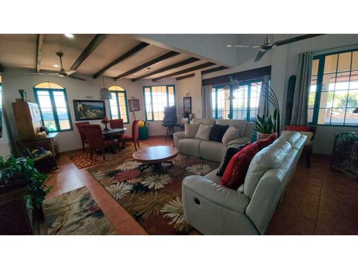 Casa de lujo en San Ramón, Provincia de Alajuela
