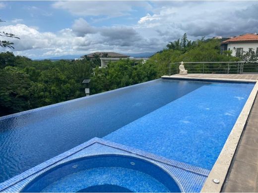 منزل ﻓﻲ Santa Ana, Provincia de San José